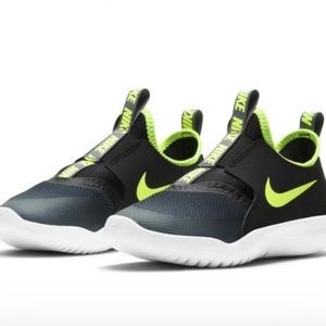 Nike Flex Runner boys shoe size 5